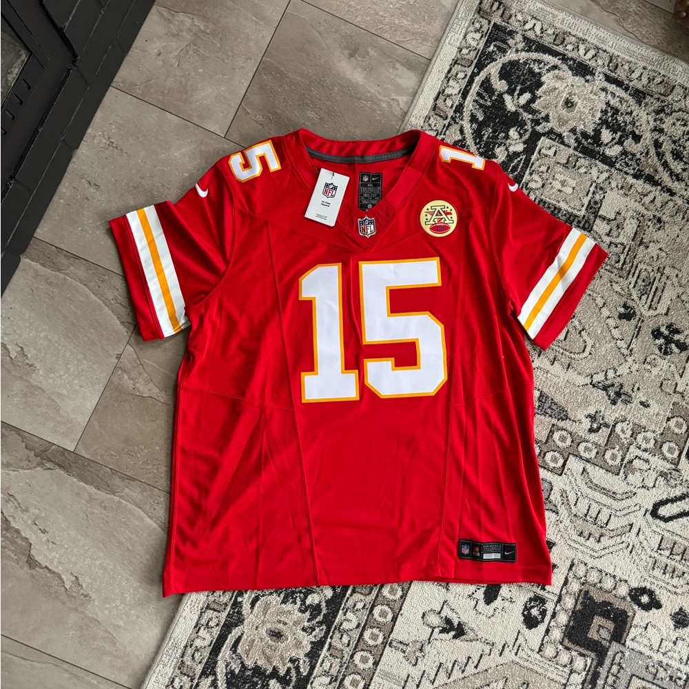 CHIEFS JERSEY #15 Patrick Mahomes. NEW WITH TAGS.